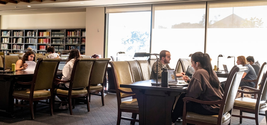 Seaver students studying at Payson library