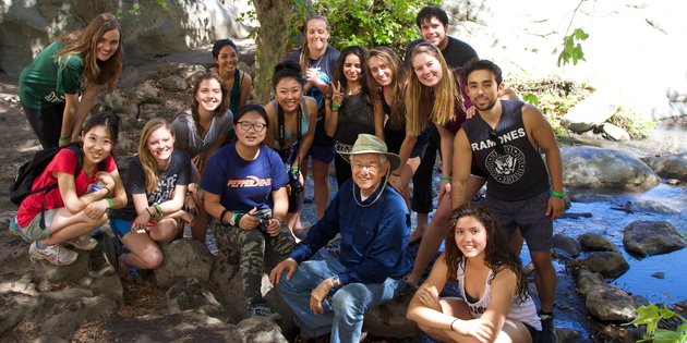 Dr. Davis and SURB students in mountains